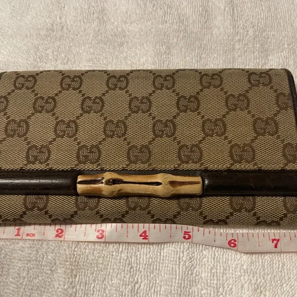 Authentic Gucci Wallet - Picture 1 of 8